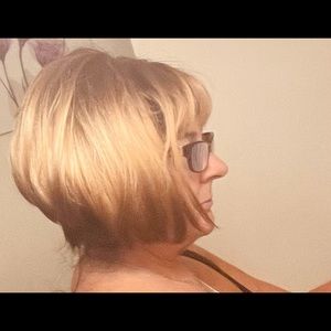 New w/o tags Blonde with brown tips Bob Wig